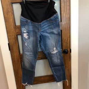 Maternity distressed jeggings, large